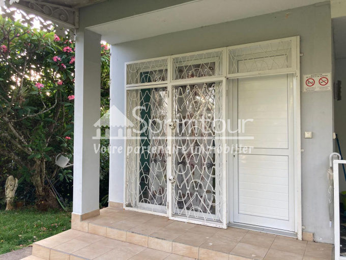 Location Immobilier Professionnel Local professionnel Saint-Claude (97120)
