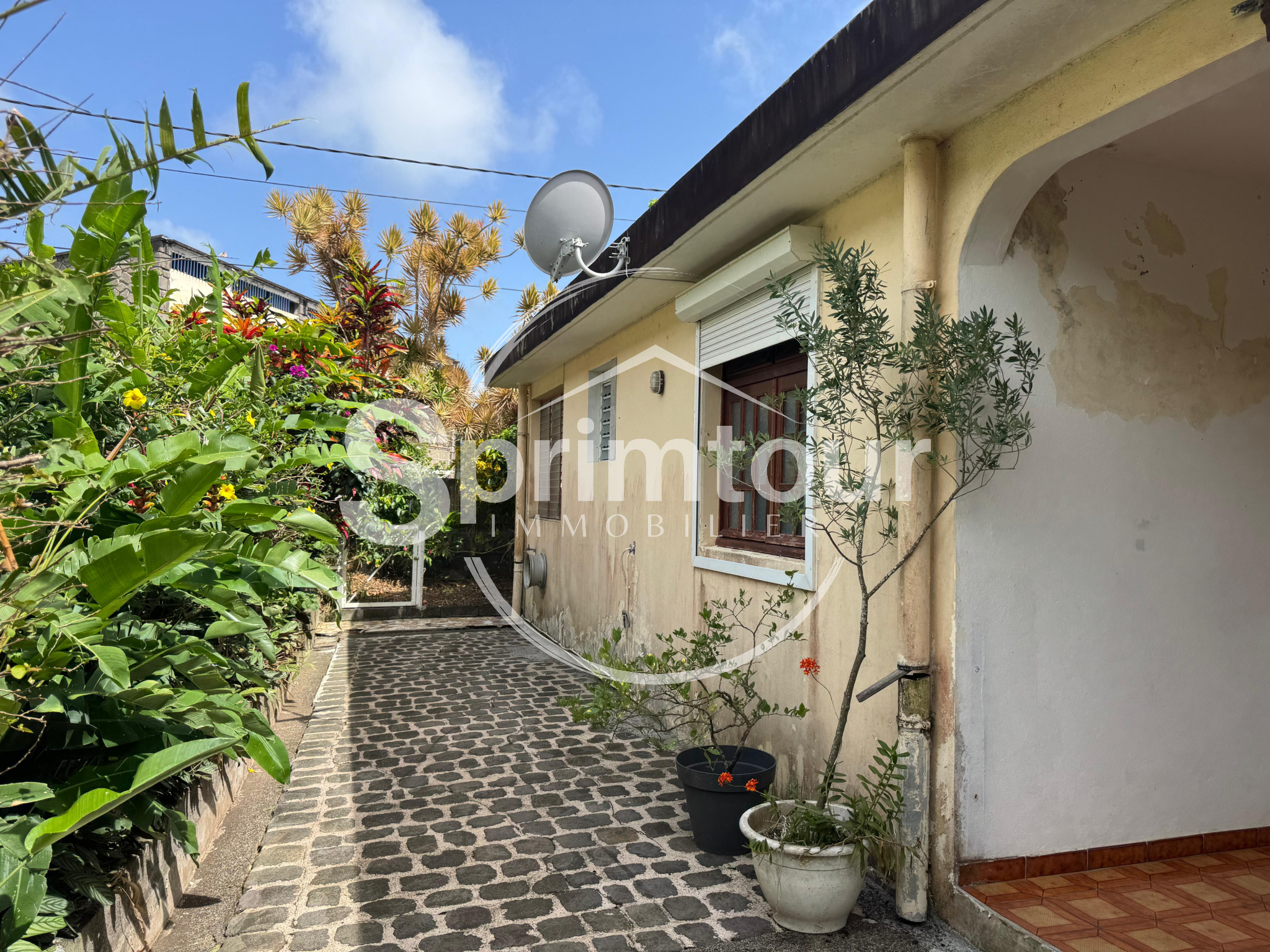 Maison familiale de 4 chambres avec T2 indépendant et garage